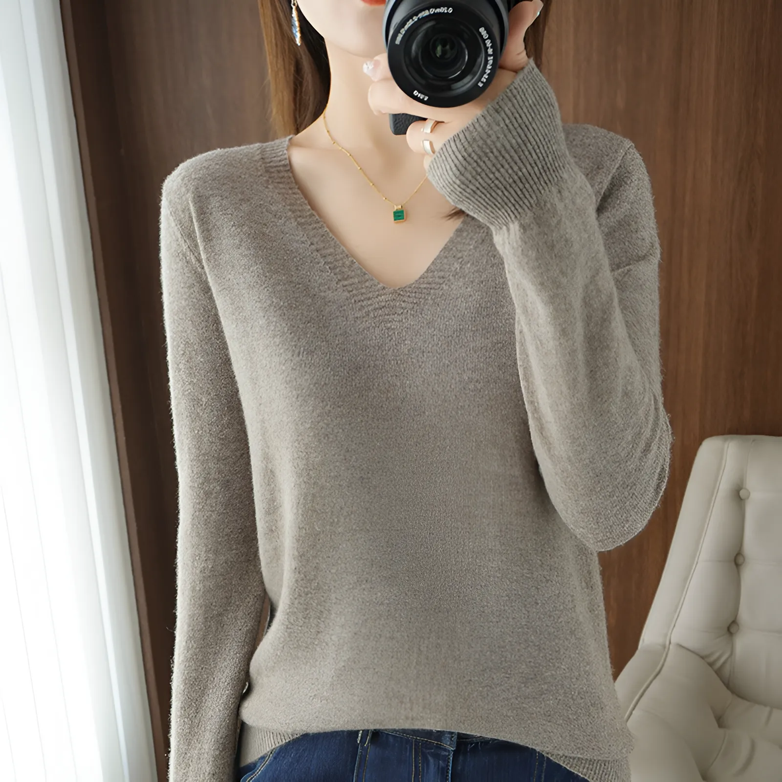 Ivyshape | Comfortable V-neck knitted sweater